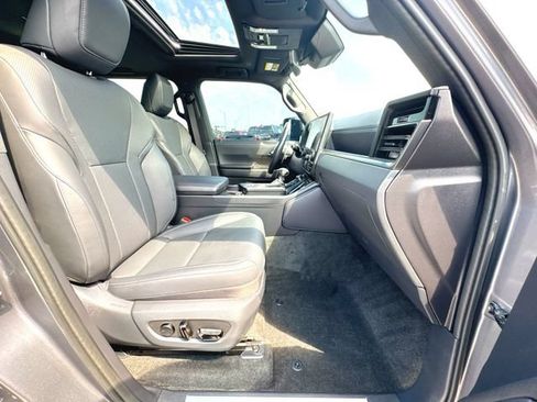 Used 2025 Lexus GX 550 w/ Accessory Package (2T) AWD/4WD image 29