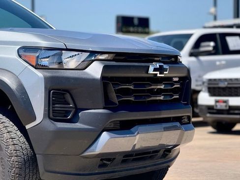 Used 2025 Chevrolet Colorado Trail Boss AWD/4WD image 9