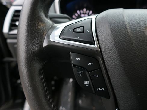 Used 2015 Ford Fusion SE w/ Equipment Group 201A image 16