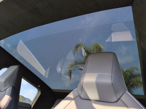 Used 2025 Tesla Cybertruck AWD Crew Cab image 27