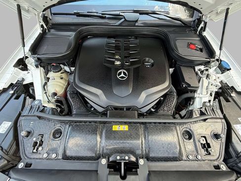 Used 2023 Mercedes-Benz GLS 580 4MATIC image 23
