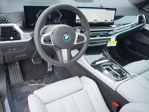 New 2026 BMW X5 xDrive50e w/ M Sport Package image 13