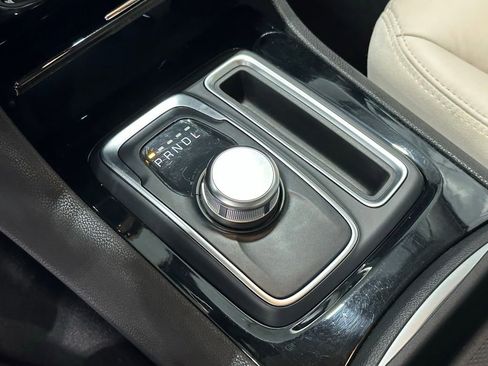 Used 2023 Chrysler 300 Touring L image 27