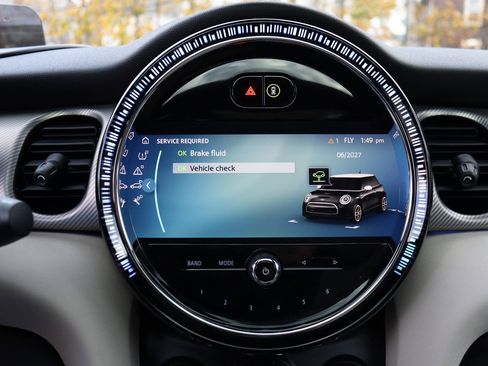 Used 2022 MINI Cooper SE w/ Driver Assistance Package image 33