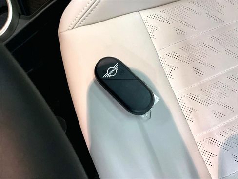 Certified 2025 MINI Cooper S image 12