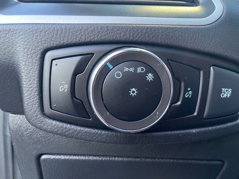 Used 2024 Ford Edge SEL image 16