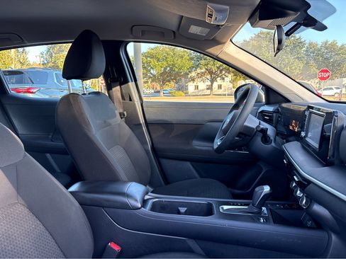 Used 2025 Nissan Kicks S image 8