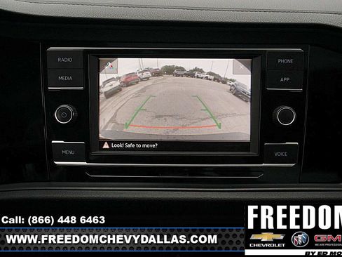 Used 2024 Volkswagen Jetta SE FWD image 5