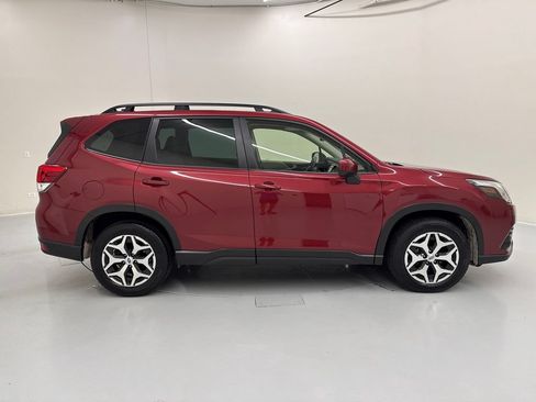 Certified 2023 Subaru Forester Premium AWD/4WD image 6