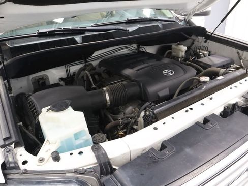Used 2020 Toyota Tundra Limited w/ Limited Premium Package AWD/4WD image 17