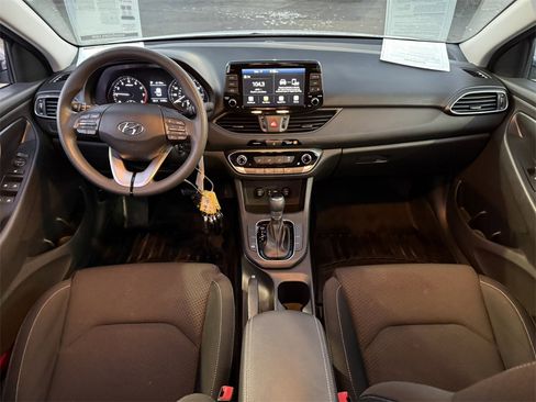 Used 2020 Hyundai Elantra GT image 26