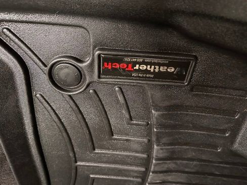 Used 2020 Buick Enclave Premium w/ Sun and Sites Package image 29