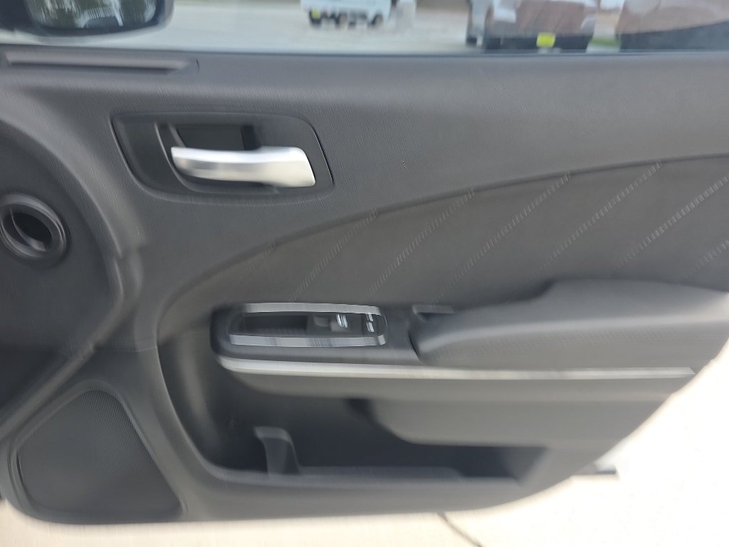 Used 2017 Dodge Charger R/T RWD image 21