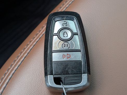 Used 2022 Ford Maverick Lariat w/ Lariat Luxury Package FWD image 31