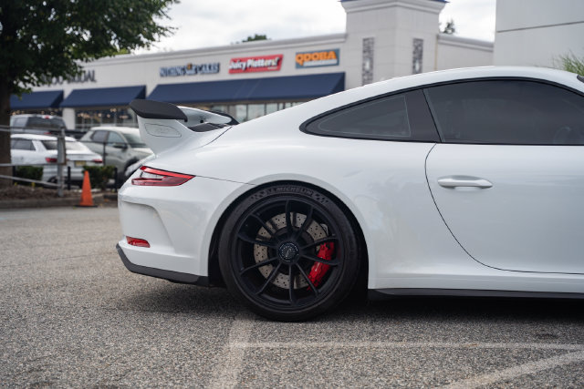 Used 2018 Porsche 911 GT3 RWD image 14