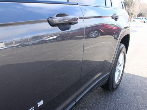 Used 2024 Jeep Grand Cherokee Laredo image 46