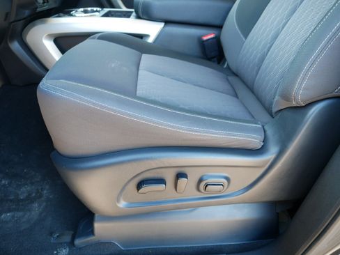 Certified 2024 Nissan Titan SV w/ SV Convenience Package image 20