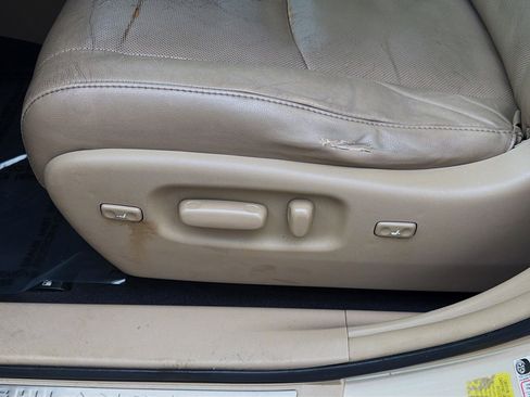 Used 2013 Toyota Highlander Limited image 16