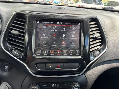 Used 2019 Jeep Cherokee Limited FWD image 31