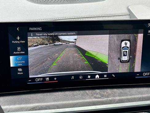 Used 2025 BMW X5 xDrive50e image 23