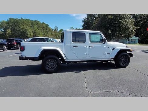 New 2025 Jeep Gladiator Sport image 35