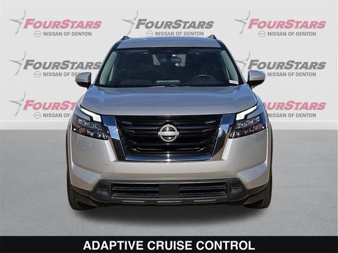Used 2023 Nissan Pathfinder SV image 10