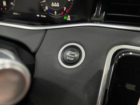 Used 2020 Land Rover Range Rover Evoque SE image 21