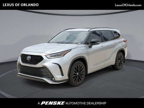 Used 2023 Toyota Highlander XSE FWD image 1