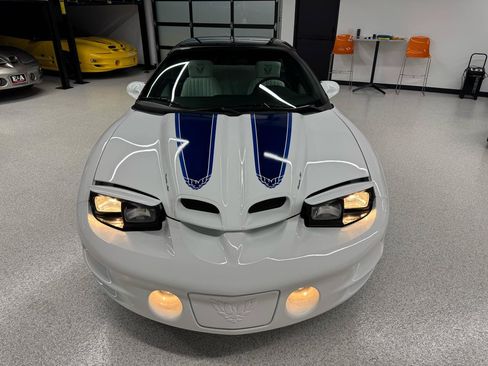 Used 1999 Pontiac Firebird Formula RWD image 25