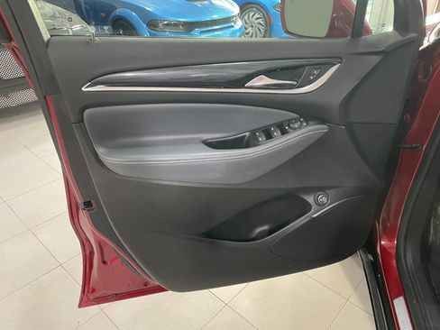 Used 2018 Buick Enclave Essence image 15