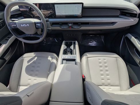 Used 2026 Kia EV9 Wind image 14