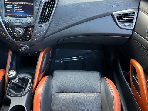 Used 2016 Hyundai Veloster Turbo image 29