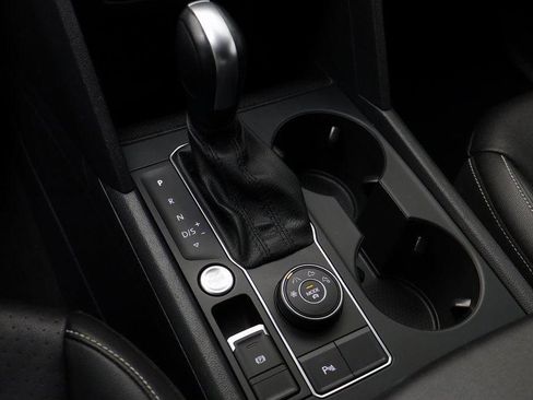 Used 2020 Volkswagen Atlas Cross Sport SE image 10