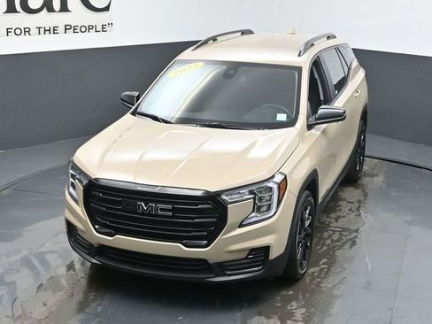 Used 2023 GMC Terrain SLE w/ Driver Convenience Package image 46