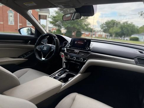 Used 2020 Honda Accord LX image 12
