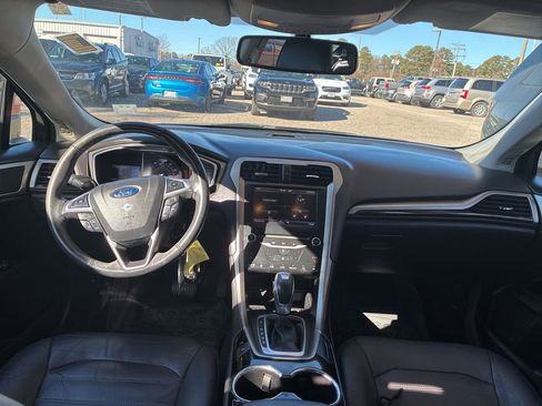 Used 2014 Ford Fusion SE w/ Equipment Group 202A image 18