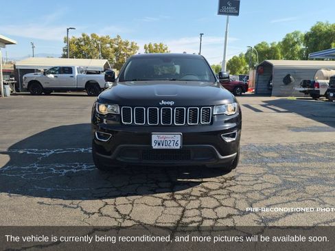 Used 2021 Jeep Grand Cherokee Laredo RWD image 2
