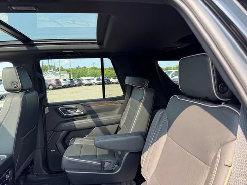 Used 2023 Chevrolet Tahoe Premier AWD/4WD image 12