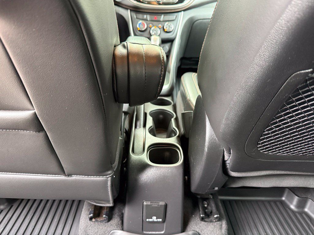 Used 2020 Chevrolet Trax LT w/ Driver Confidence Package FWD image 26