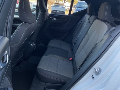 Used 2024 Volvo XC40 B5 Core image 14