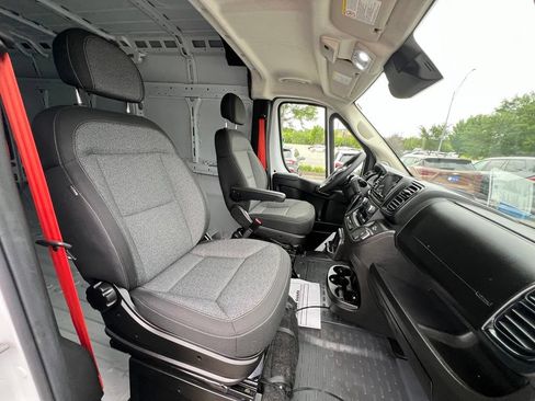 Used 2025 RAM ProMaster 2500 w/ Convenience Group FWD image 25