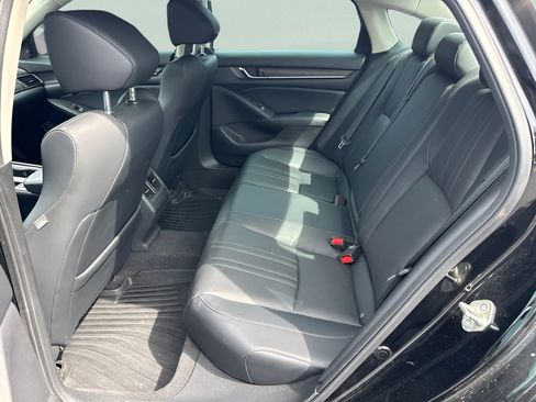 Used 2018 Honda Accord Touring image 28