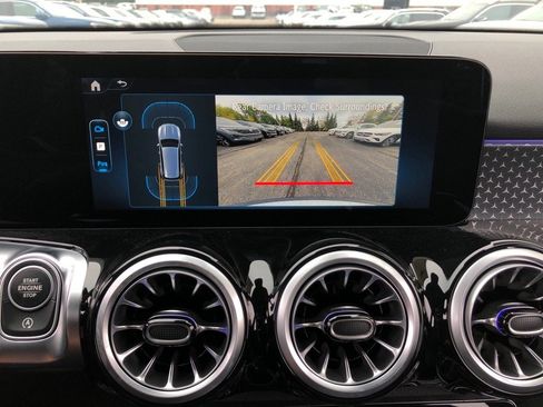 New 2025 Mercedes-Benz GLB 250 4MATIC image 26