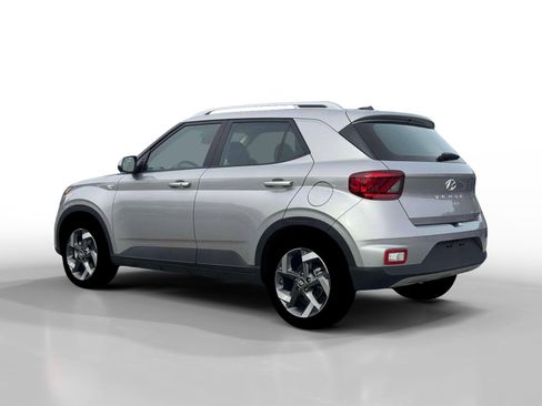 New 2026 Hyundai Venue SEL FWD image 4