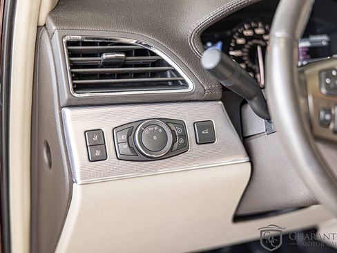 Used 2012 Lincoln MKX FWD image 20