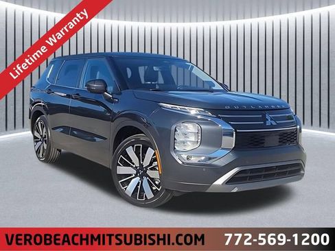New 2026 Mitsubishi Outlander SE FWD image 1