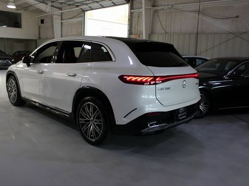 Used 2023 Mercedes-Benz EQS 580 4MATIC SUV image 48