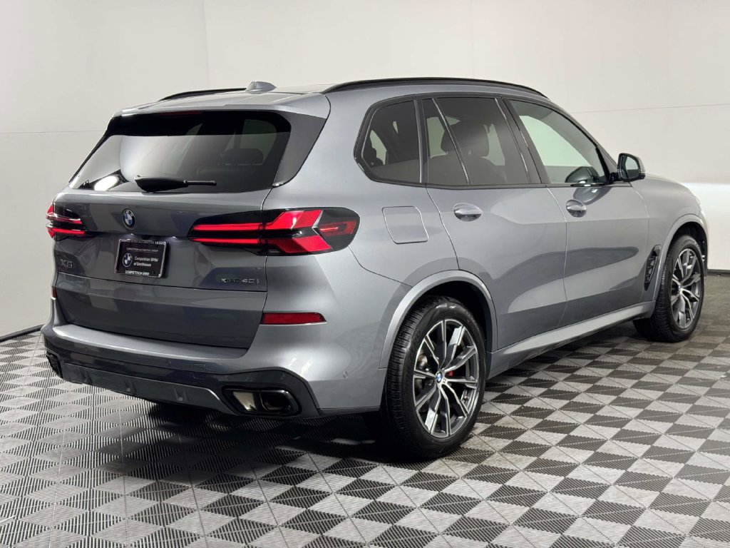 Used 2026 BMW X5 xDrive40i w/ M Sport Package AWD/4WD image 10