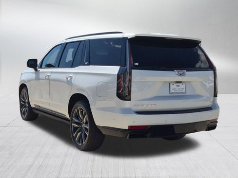 Used 2022 Cadillac Escalade Sport Platinum AWD/4WD image 3