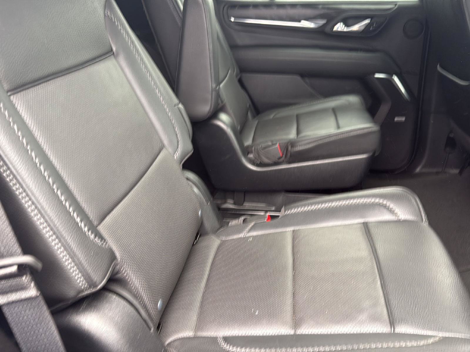 Used 2023 GMC Yukon Denali AWD/4WD image 32